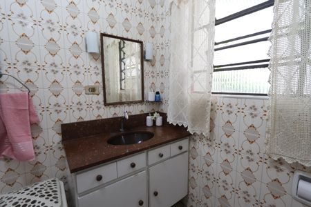 Casa à venda com 180m², 3 quartos e 5 vagasBanheiro - Casa 1