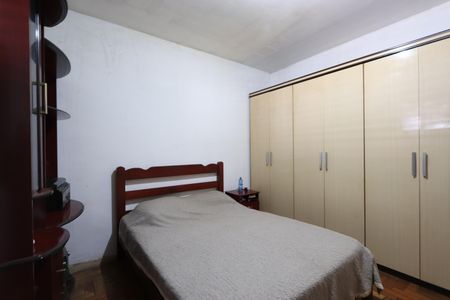 Casa à venda com 180m², 3 quartos e 5 vagasQuarto 1 - Casa 1