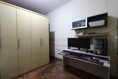 Casa à venda com 180m², 3 quartos e 5 vagasQuarto - Casa 2