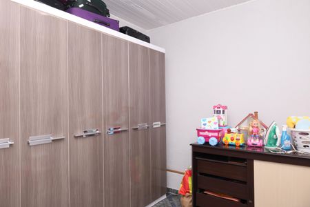 Casa à venda com 242m², 3 quartos e 3 vagasQuarto 