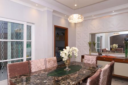 Casa à venda com 242m², 3 quartos e 3 vagasSala de jantar