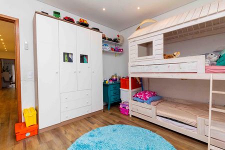 Casa à venda com 230m², 3 quartos e 2 vagasQuarto Suíte  1