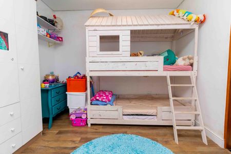 Casa à venda com 230m², 3 quartos e 2 vagasQuarto Suíte  1