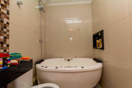 Casa à venda com 230m², 3 quartos e 2 vagasBanheiro da Suíte 2