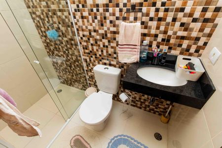 Casa à venda com 230m², 3 quartos e 2 vagasBanheiro da Suíte 1