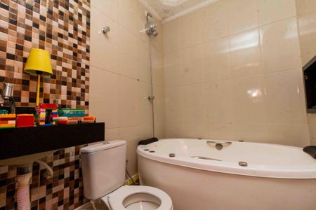 Casa à venda com 230m², 3 quartos e 2 vagasBanheiro da Suíte 2