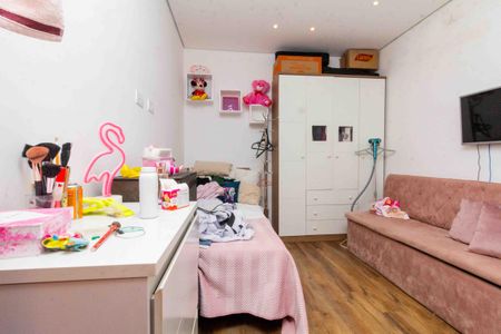 Casa à venda com 230m², 3 quartos e 2 vagasQuarto Suíte  2