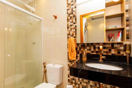 Casa à venda com 230m², 3 quartos e 2 vagasBanheiro da Suíte 3