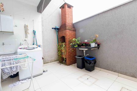 Casa à venda com 230m², 3 quartos e 2 vagasÁrea de Serviço