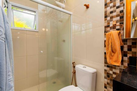 Casa à venda com 230m², 3 quartos e 2 vagasBanheiro da Suíte 3