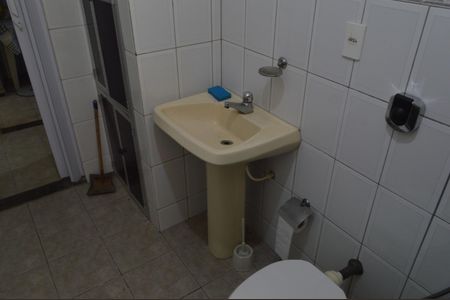 Casa para alugar com 77m², 2 quartos e sem vagaBanheiro