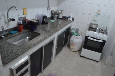 Casa para alugar com 77m², 2 quartos e sem vagaCozinha 