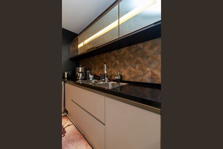 Apartamento à venda com 238m², 4 quartos e 4 vagas Apartamento à venda com 238m², 4 quartos e 4 vagasCozinha