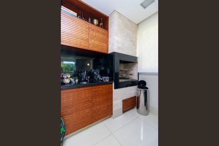 Apartamento à venda com 238m², 4 quartos e 4 vagas Apartamento à venda com 238m², 4 quartos e 4 vagasSala - Varanda