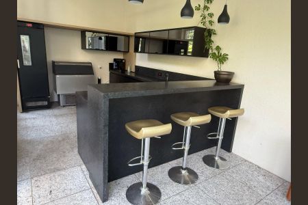 Apartamento à venda com 238m², 4 quartos e 4 vagas Apartamento à venda com 238m², 4 quartos e 4 vagasBar Piscina