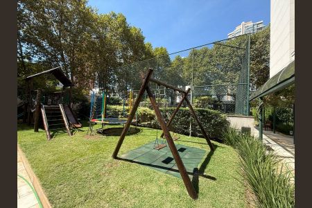 Apartamento à venda com 238m², 4 quartos e 4 vagas Apartamento à venda com 238m², 4 quartos e 4 vagasPlayground