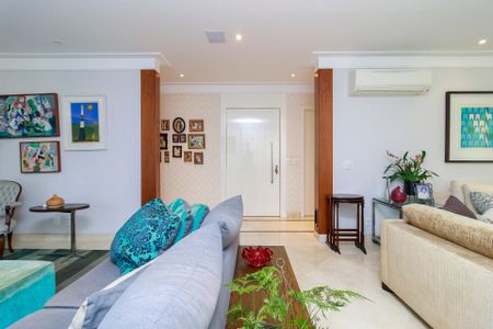 Apartamento à venda com 238m², 4 quartos e 4 vagas Apartamento à venda com 238m², 4 quartos e 4 vagasSala