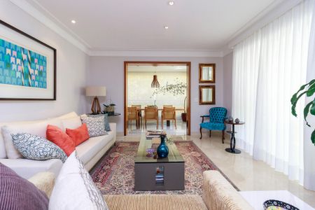 Apartamento à venda com 238m², 4 quartos e 4 vagas Apartamento à venda com 238m², 4 quartos e 4 vagasSala
