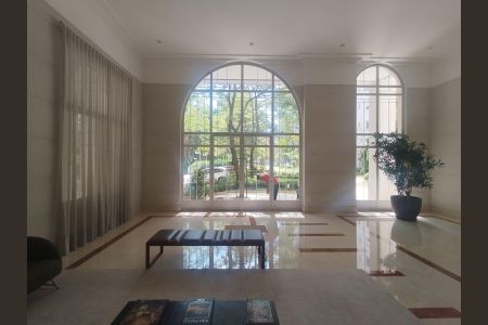 Apartamento à venda com 238m², 4 quartos e 4 vagas Apartamento à venda com 238m², 4 quartos e 4 vagasHall Social