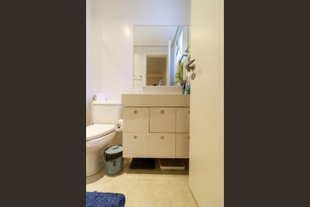 Apartamento à venda com 238m², 4 quartos e 4 vagas Apartamento à venda com 238m², 4 quartos e 4 vagasSuíte 3 - Banheiro