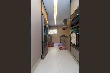 Apartamento à venda com 238m², 4 quartos e 4 vagas Apartamento à venda com 238m², 4 quartos e 4 vagasCozinha