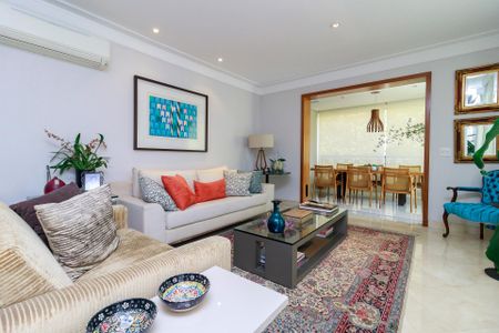 Apartamento à venda com 238m², 4 quartos e 4 vagas Apartamento à venda com 238m², 4 quartos e 4 vagasSala