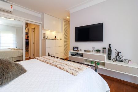 Apartamento à venda com 238m², 4 quartos e 4 vagas Apartamento à venda com 238m², 4 quartos e 4 vagasSuíte Principal