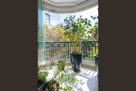 Apartamento à venda com 238m², 4 quartos e 4 vagas Apartamento à venda com 238m², 4 quartos e 4 vagasSala - Varanda
