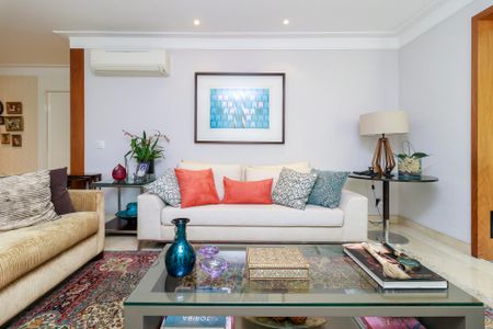 Apartamento à venda com 238m², 4 quartos e 4 vagas Apartamento à venda com 238m², 4 quartos e 4 vagasSala