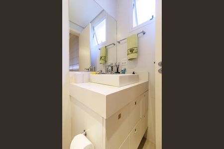Apartamento à venda com 238m², 4 quartos e 4 vagas Apartamento à venda com 238m², 4 quartos e 4 vagasSuíte 3 - Banheiro