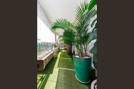 Apartamento à venda com 238m², 4 quartos e 4 vagas Apartamento à venda com 238m², 4 quartos e 4 vagasSala - Varanda