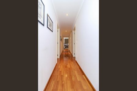 Apartamento à venda com 238m², 4 quartos e 4 vagas Apartamento à venda com 238m², 4 quartos e 4 vagasCorredor