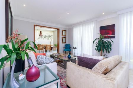 Apartamento à venda com 238m², 4 quartos e 4 vagas Apartamento à venda com 238m², 4 quartos e 4 vagasSala
