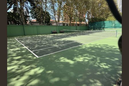 Apartamento à venda com 238m², 4 quartos e 4 vagas Apartamento à venda com 238m², 4 quartos e 4 vagasQuadra de Tênis