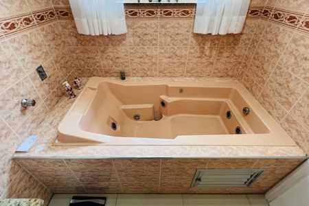 Casa à venda com 170m², 3 quartos e 4 vagasBanheiro da Suíte