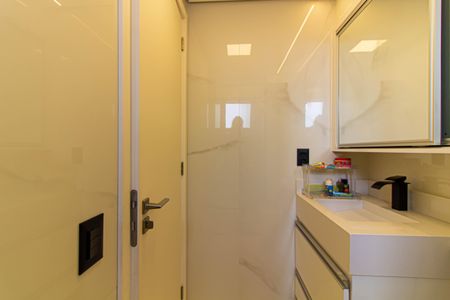 Apartamento à venda com 154m², 3 quartos e 3 vagasBanheiro da Suíte 1