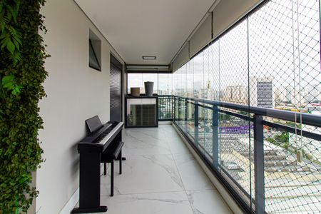 Apartamento à venda com 154m², 3 quartos e 3 vagasVaranda