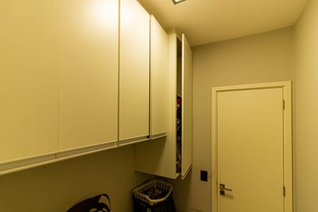 Apartamento à venda com 154m², 3 quartos e 3 vagasQuarto / Banheiro de Serviço