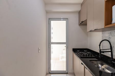 Cozinha de apartamento para alugar com 2 quartos, 45m² em Várzea da Barra Funda, São Paulo