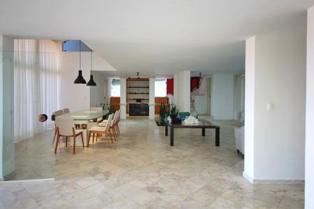 Casa à venda com 800m², 5 quartos e 10 vagasSala