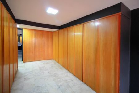 Casa à venda com 800m², 5 quartos e 10 vagasSuíte 3