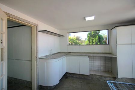 Casa à venda com 800m², 5 quartos e 10 vagasÁrea de Serviço