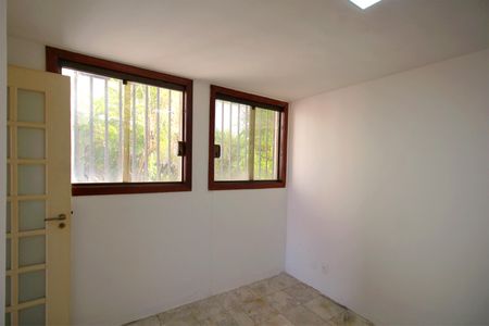 Casa à venda com 800m², 5 quartos e 10 vagasQuarto de Serviço