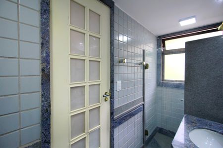 Casa à venda com 800m², 5 quartos e 10 vagasBanheiro da Suíte 3