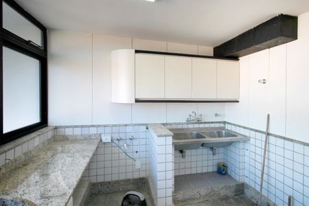 Casa à venda com 800m², 5 quartos e 10 vagasÁrea de Serviço