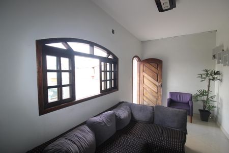 Casa à venda com 210m², 6 quartos e 1 vagaSala