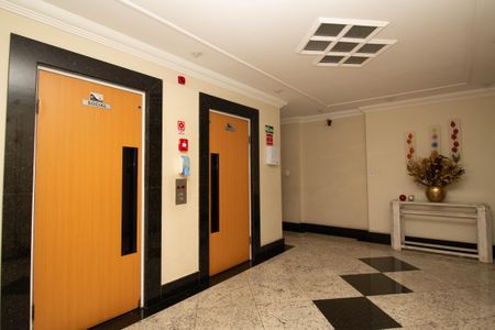 Apartamento à venda com 78m², 3 quartos e 1 vaga Apartamento à venda com 78m², 3 quartos e 1 vagaHall social - Elevador