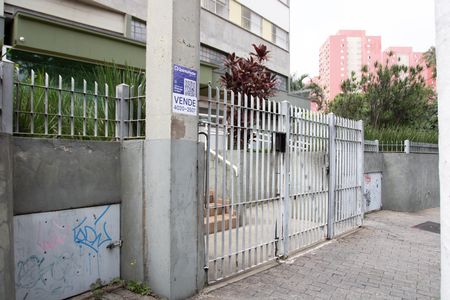 Apartamento para alugar com 67m², 2 quartos e 1 vagaFachada + Placa