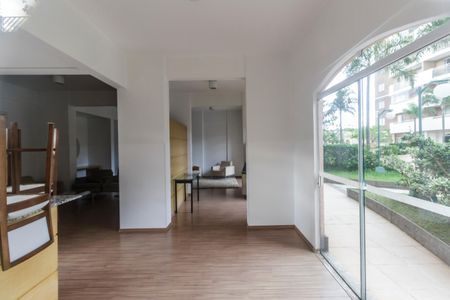 Apartamento à venda com 105m², 2 quartos e 2 vagas Apartamento à venda com 105m², 2 quartos e 2 vagasHall social