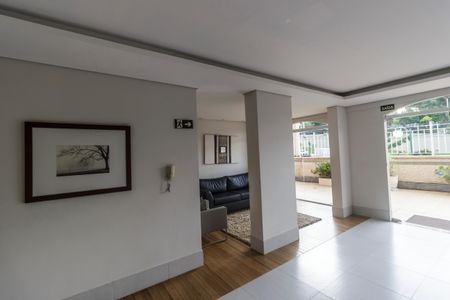 Apartamento à venda com 105m², 2 quartos e 2 vagas Apartamento à venda com 105m², 2 quartos e 2 vagasHall social